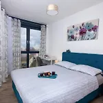 아파트 Modern With Balcony & Private Parking 5 Min From Amphitheater *