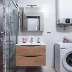 Apartament Modern With Balcony & Private Parking 5 Min From Amphitheater *