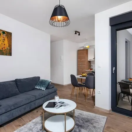 Appartement Modern With Balcony & Private Parking 5 Min From Amphitheater