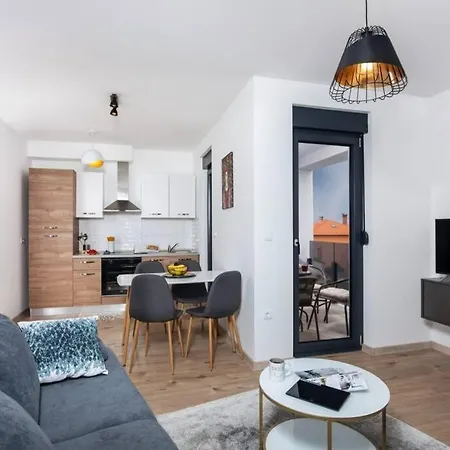 Appartement Modern With Balcony & Private Parking 5 Min From Amphitheater