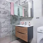 Appartement Modern With Balcony & Private Parking 5 Min From Amphitheater
